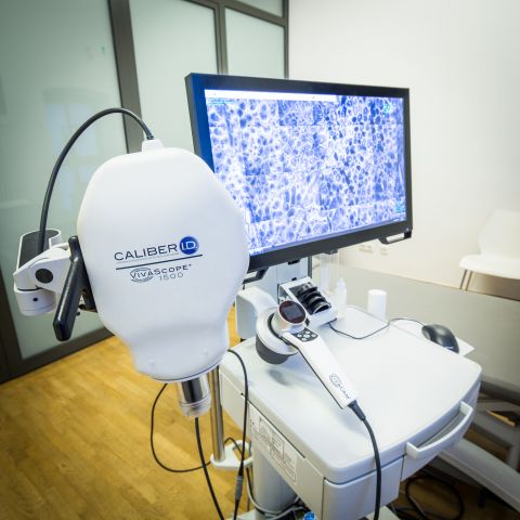 Konfokale Laserscanmikroskopie Behandlung in Köln Bild vom Behandlungszimmer mit dem Laserscangeärt